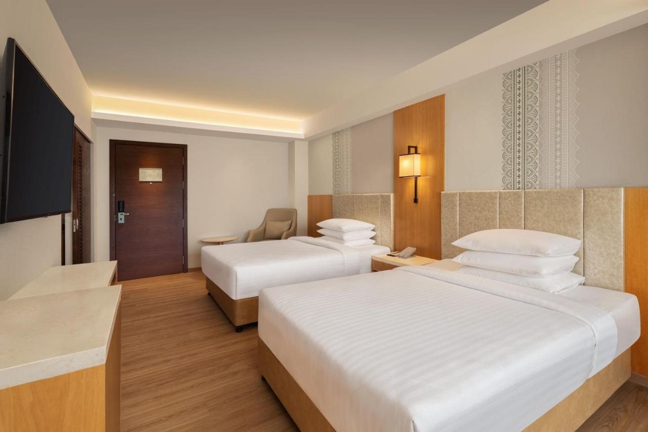 Courtyard By Marriott Tiruchirappalli Exterior photo