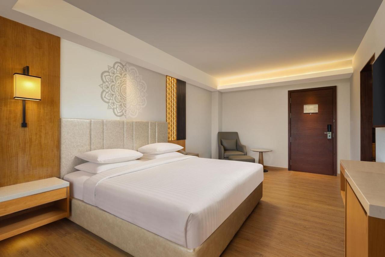 Courtyard By Marriott Tiruchirappalli Exterior photo