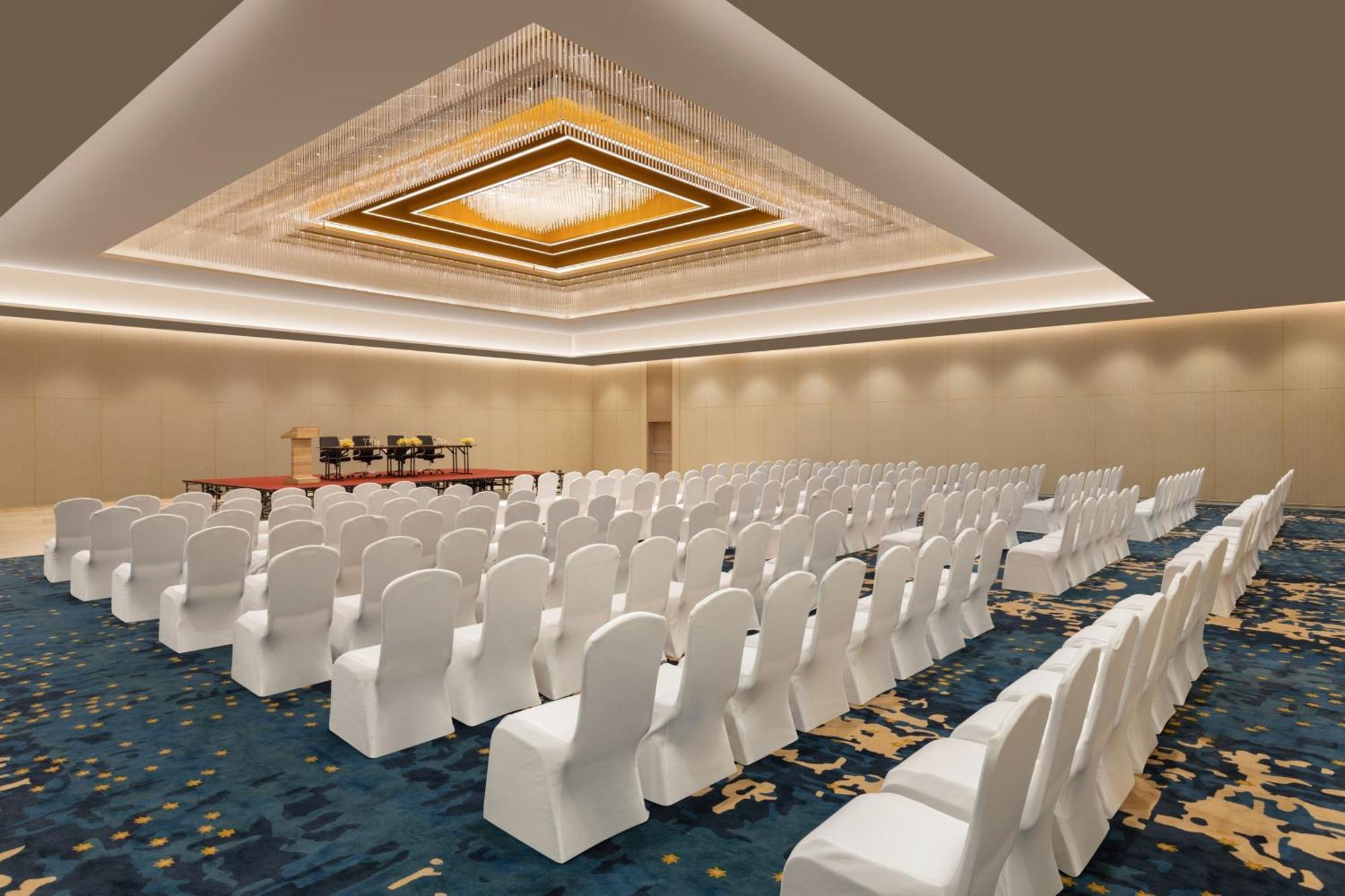 Courtyard By Marriott Tiruchirappalli Exterior photo