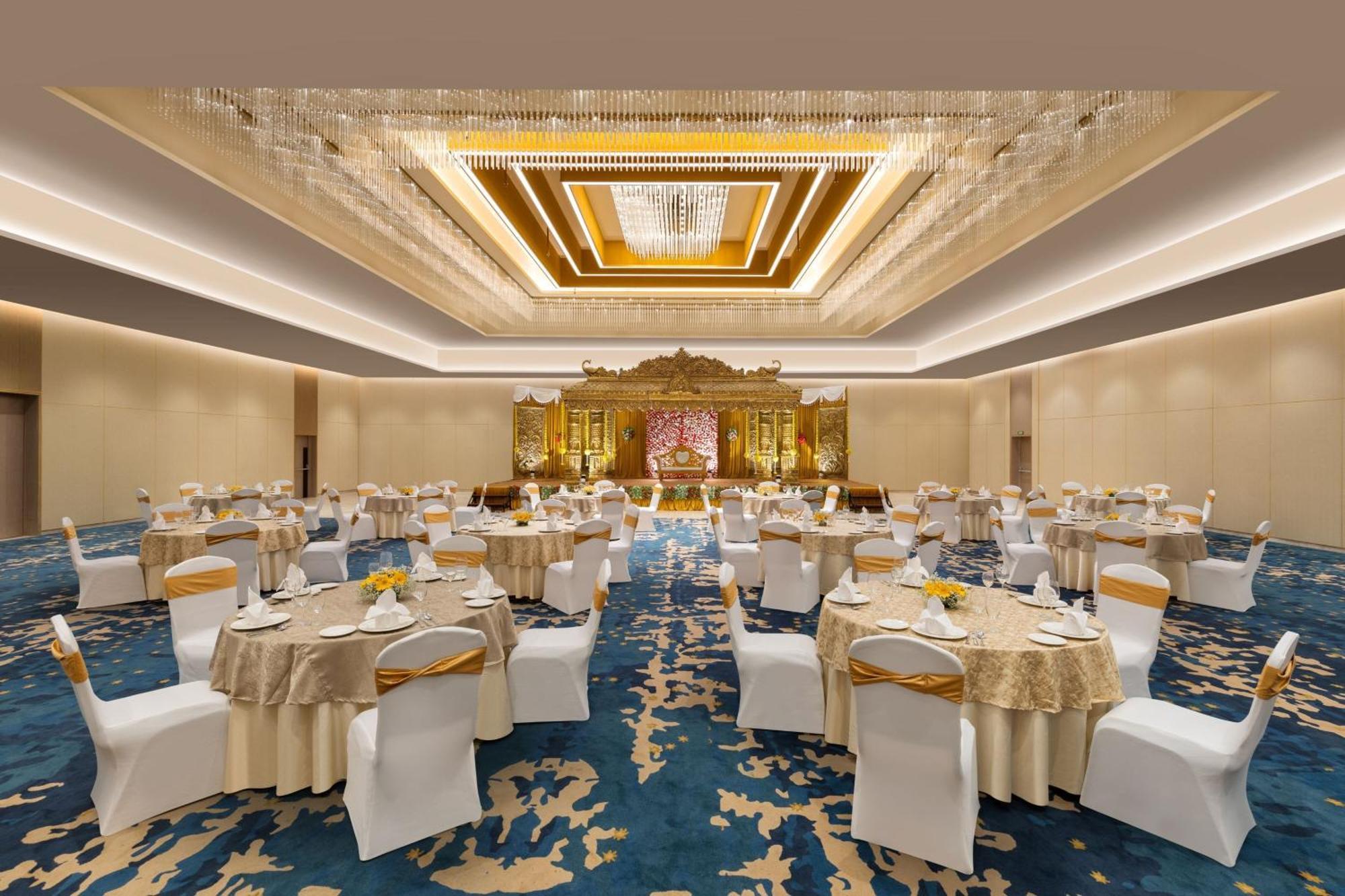 Courtyard By Marriott Tiruchirappalli Exterior photo