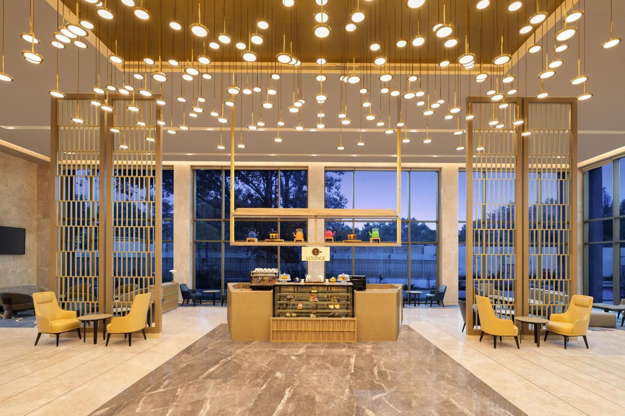 Courtyard By Marriott Tiruchirappalli Exterior photo