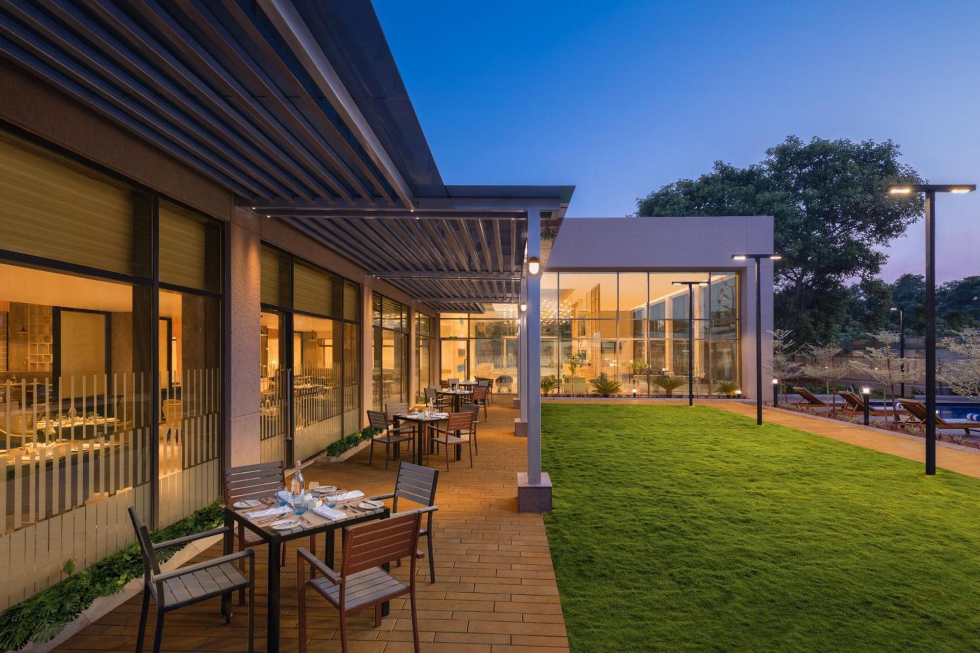 Courtyard By Marriott Tiruchirappalli Exterior photo