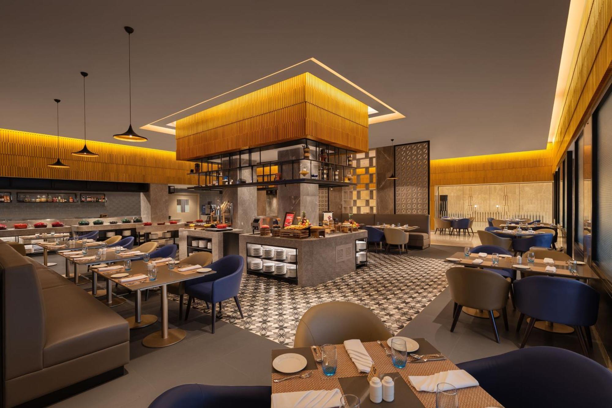 Courtyard By Marriott Tiruchirappalli Exterior photo