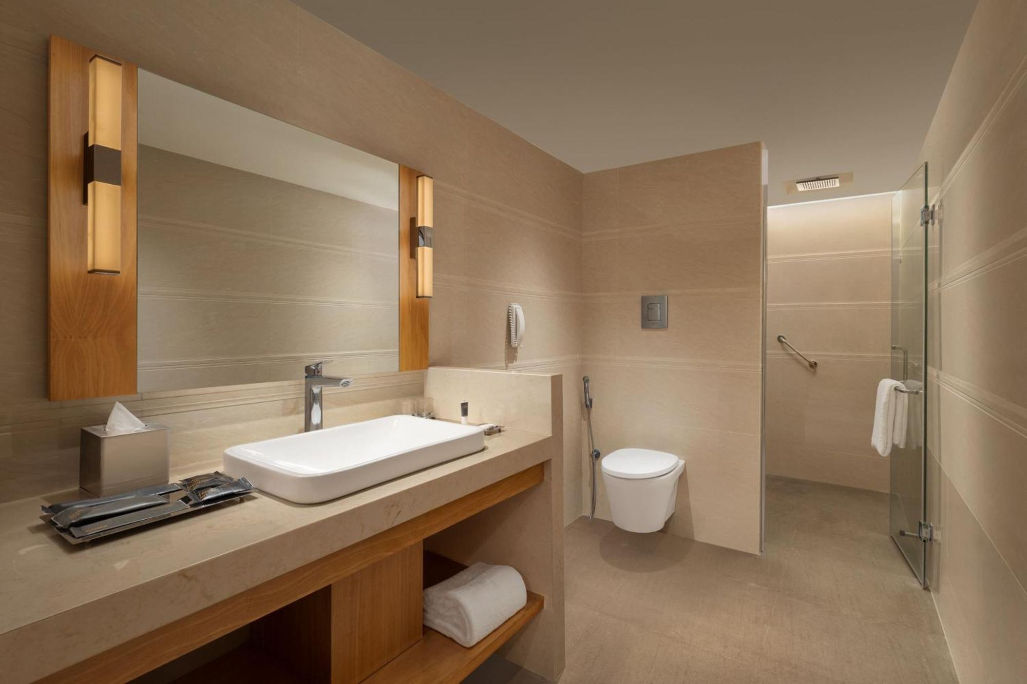 Courtyard By Marriott Tiruchirappalli Exterior photo