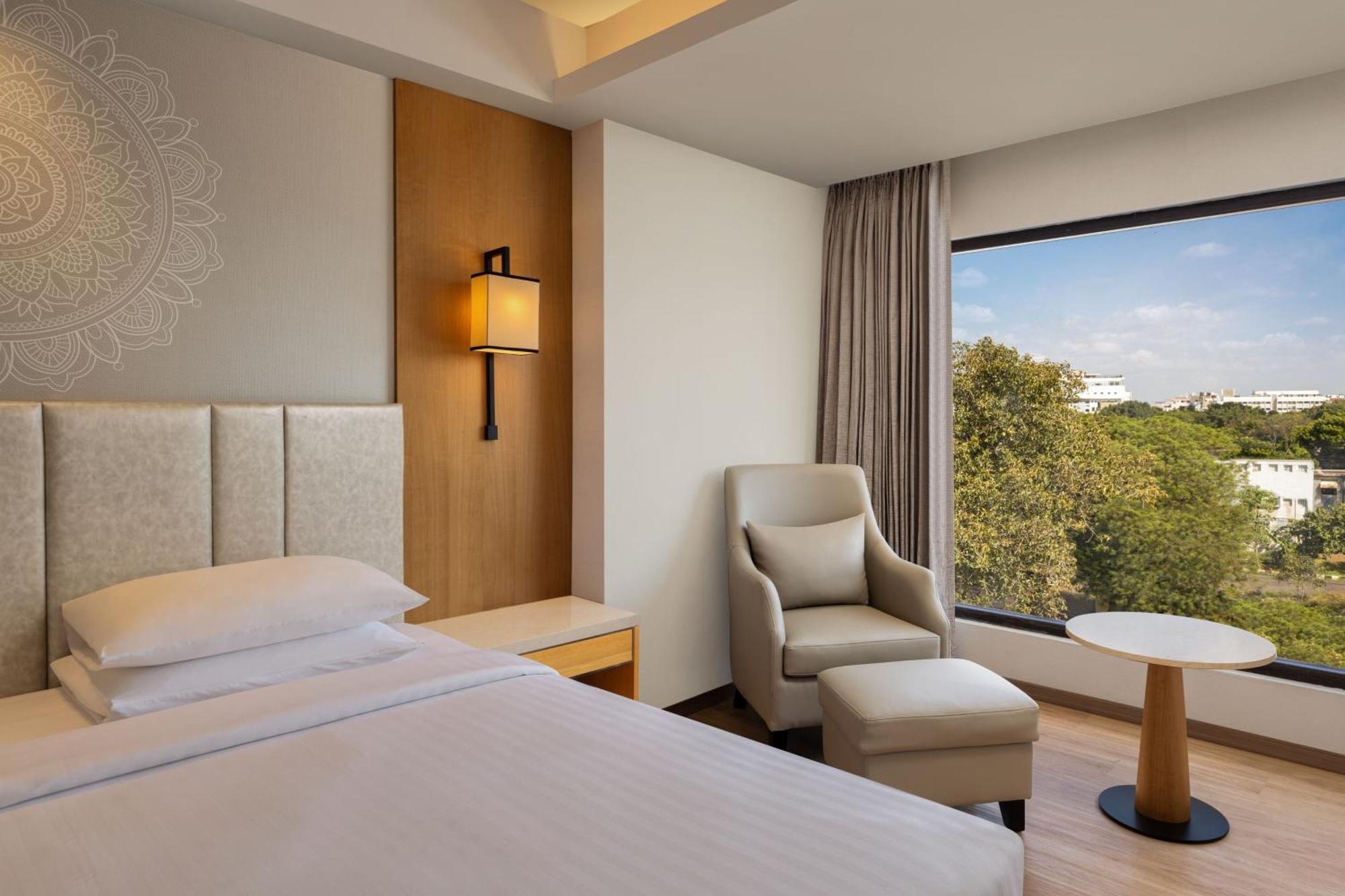 Courtyard By Marriott Tiruchirappalli Exterior photo