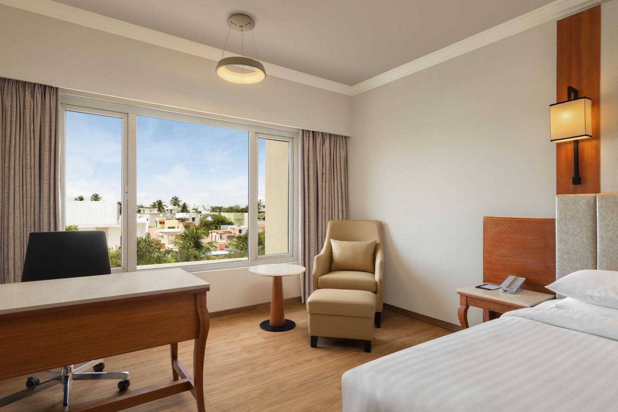 Courtyard By Marriott Tiruchirappalli Exterior photo
