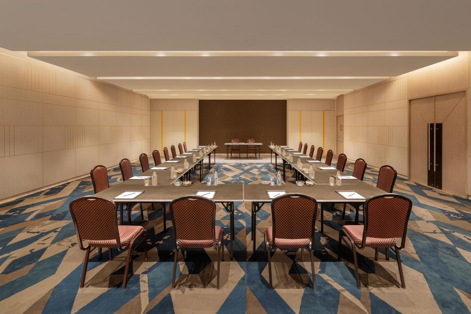 Courtyard By Marriott Tiruchirappalli Exterior photo