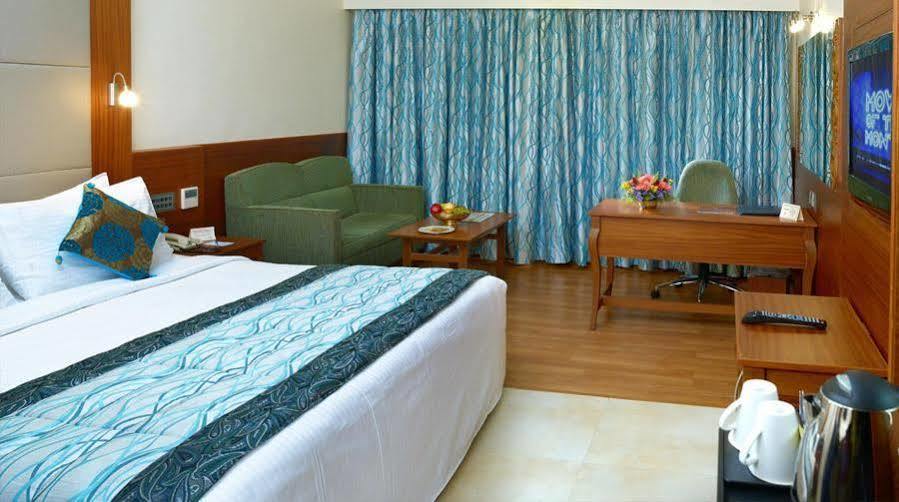 Courtyard By Marriott Tiruchirappalli Exterior photo